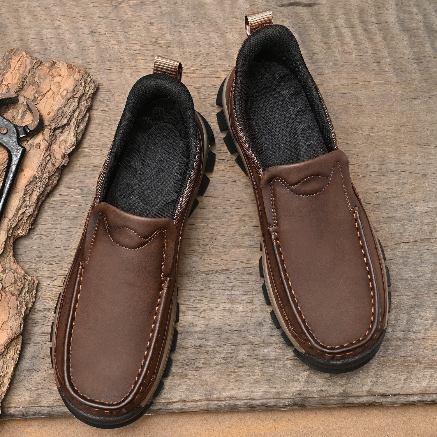 Mens Slip On Casual Outdoor Leather Walking Hiking Shoes V3672/V3673